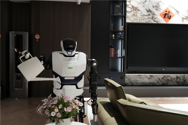 海尔、乐聚联手，发布国内首款家庭服务人形机器人第3张