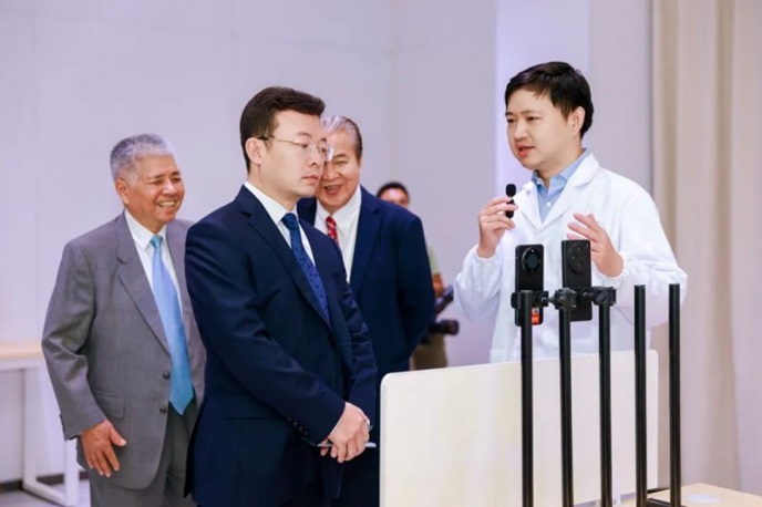西顿照明与香港理工大学大亚湾研究院，共建AI智慧光健康实验室第5张