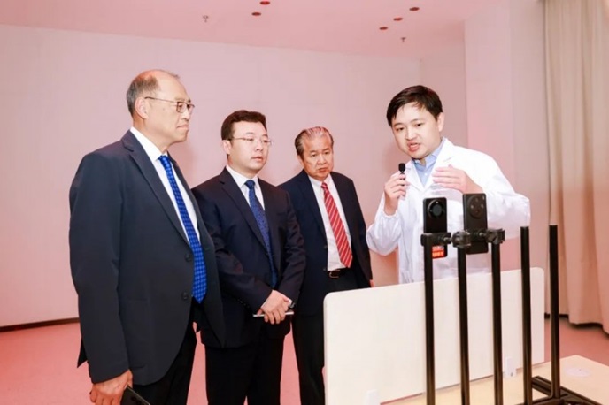 西顿照明与香港理工大学大亚湾研究院，共建AI智慧光健康实验室第6张