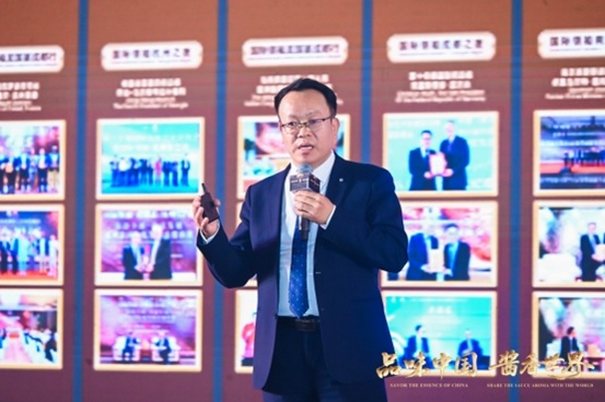 保加利亚前总统现场品鉴点赞，国际领袖·龍國宴之夜诠释东方酱香第2张