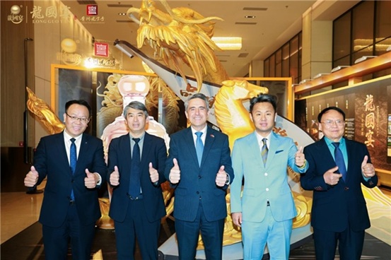 保加利亚前总统现场品鉴点赞，国际领袖·龍國宴之夜诠释东方酱香第7张