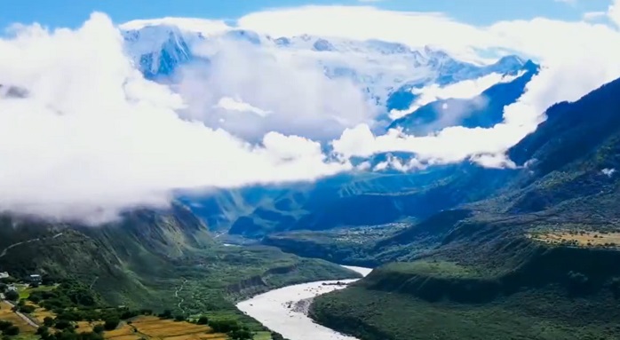 峡谷之巅：世界上最大的峡谷是哪一个？